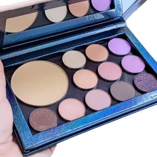 Magnetic pressed makeup palette